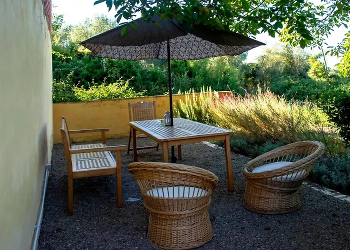 Rustikale Mit Swimmingpool In Den Huegeln Der Toskana By Interhome Apartment Ghizzano