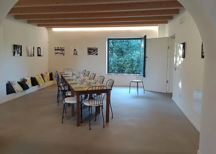 Rustikale Mit Swimmingpool In Den Huegeln Der Toskana By Interhome *