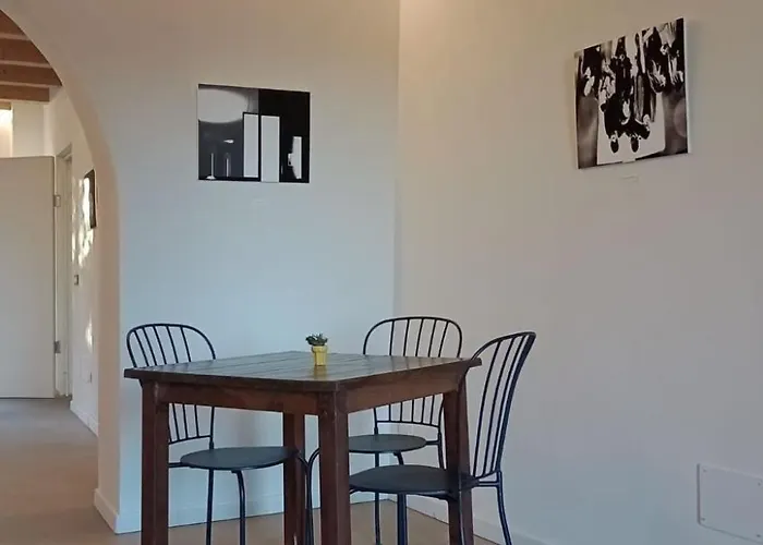 Rustikale Mit Swimmingpool In Den Huegeln Der Toskana By Interhome Apartment *